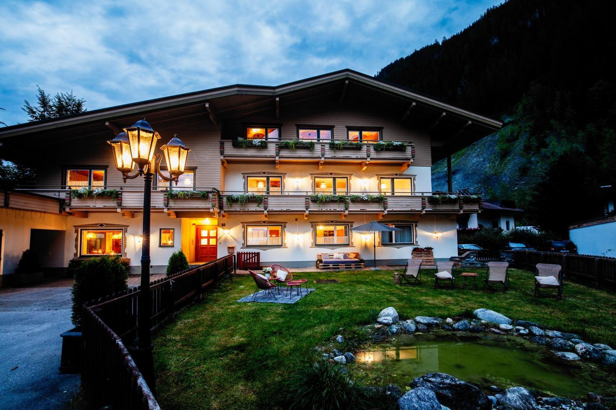 Pinetree Lodge Майрхофен Экстерьер фото